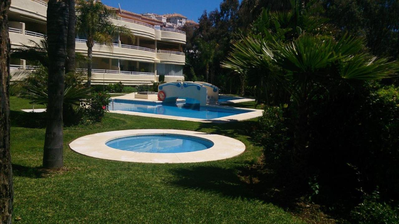 Holidays2Benalmadena Torrequebrada Sea View Front Beach With Pool Parking & Terraces Exterior photo