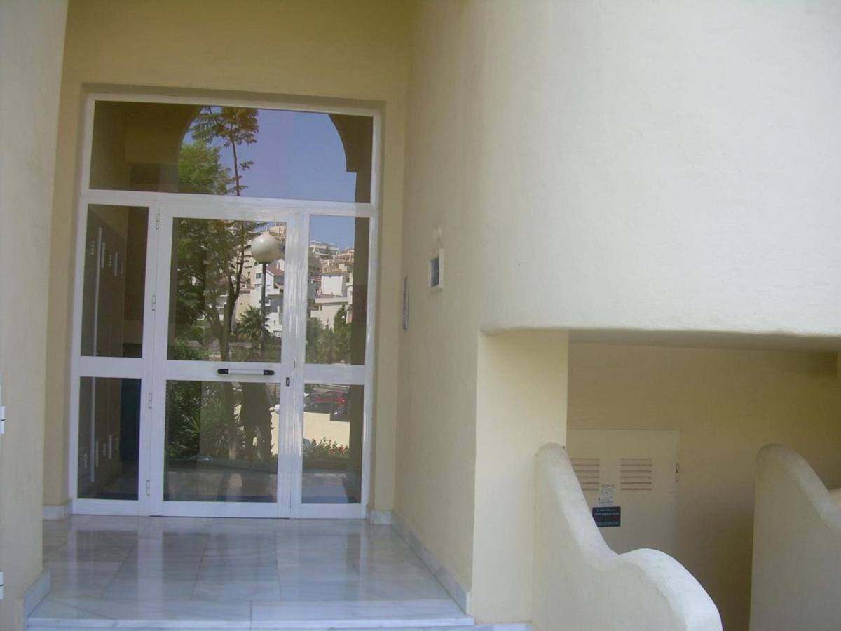 Holidays2Benalmadena Torrequebrada Sea View Front Beach With Pool Parking & Terraces Exterior photo