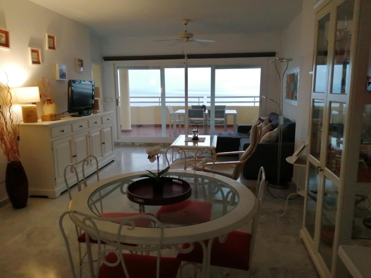 Holidays2Benalmadena Torrequebrada Sea View Front Beach With Pool Parking & Terraces Exterior photo